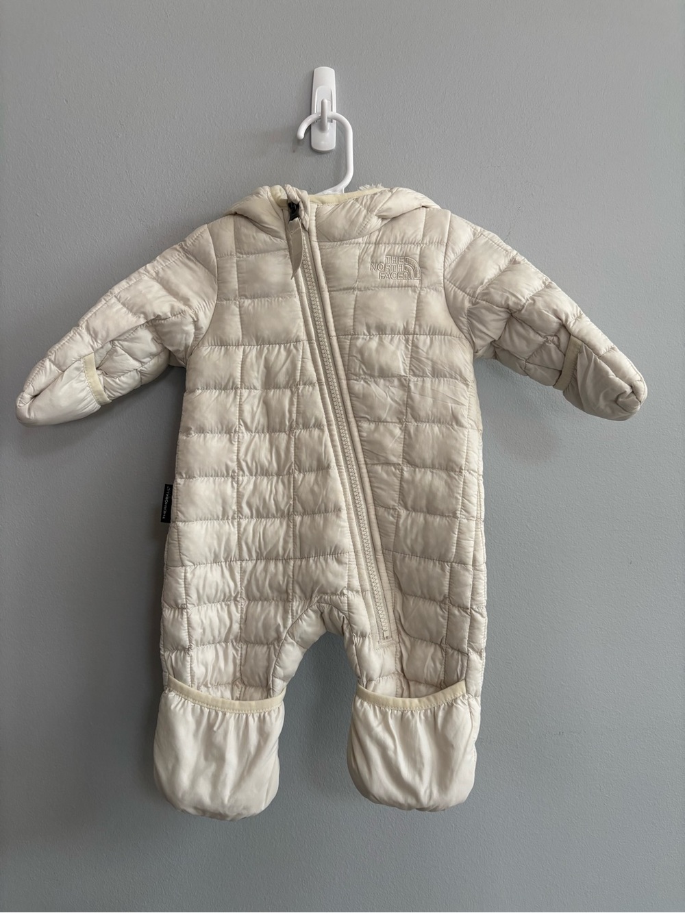 The North Face infant thermoball echo baby bunting 0-3m months beige